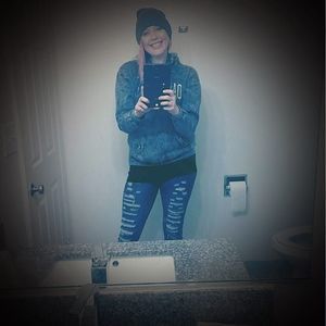 Meet your Posher, Ayla